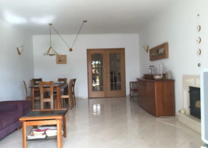 Moradia Gale アパート